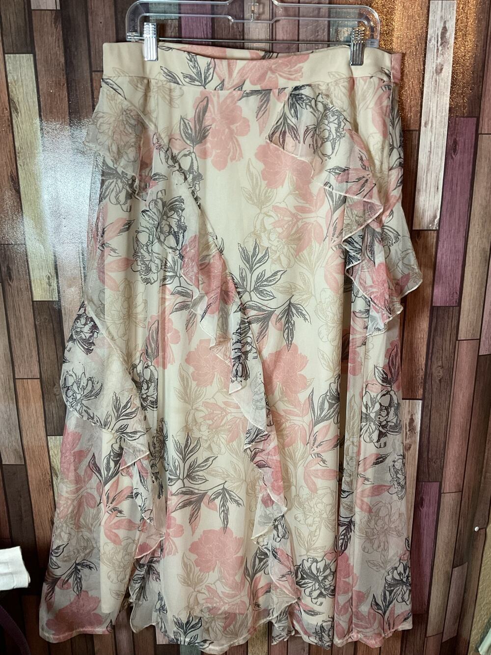 CATO Cream Pink and Black Ruffled Floral Pull On Maxi Skirt Women’s Size Large